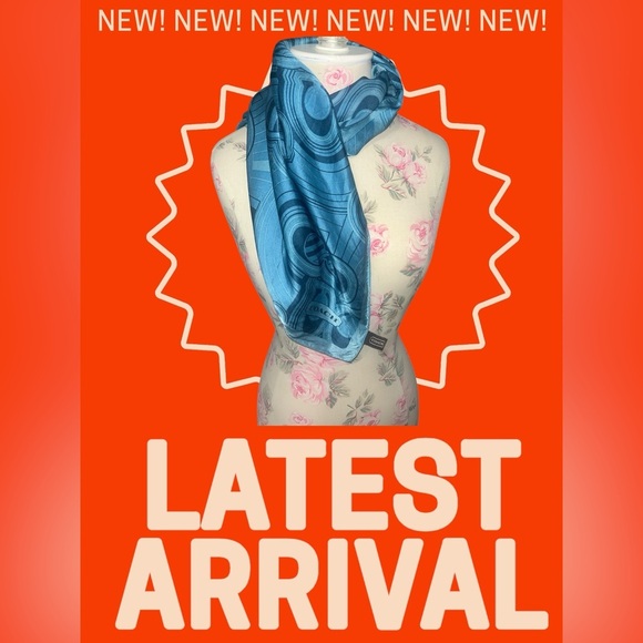 Beautiful Coach Signature Logo 100%  Silks Tonal Blues - Picture 3 of 7